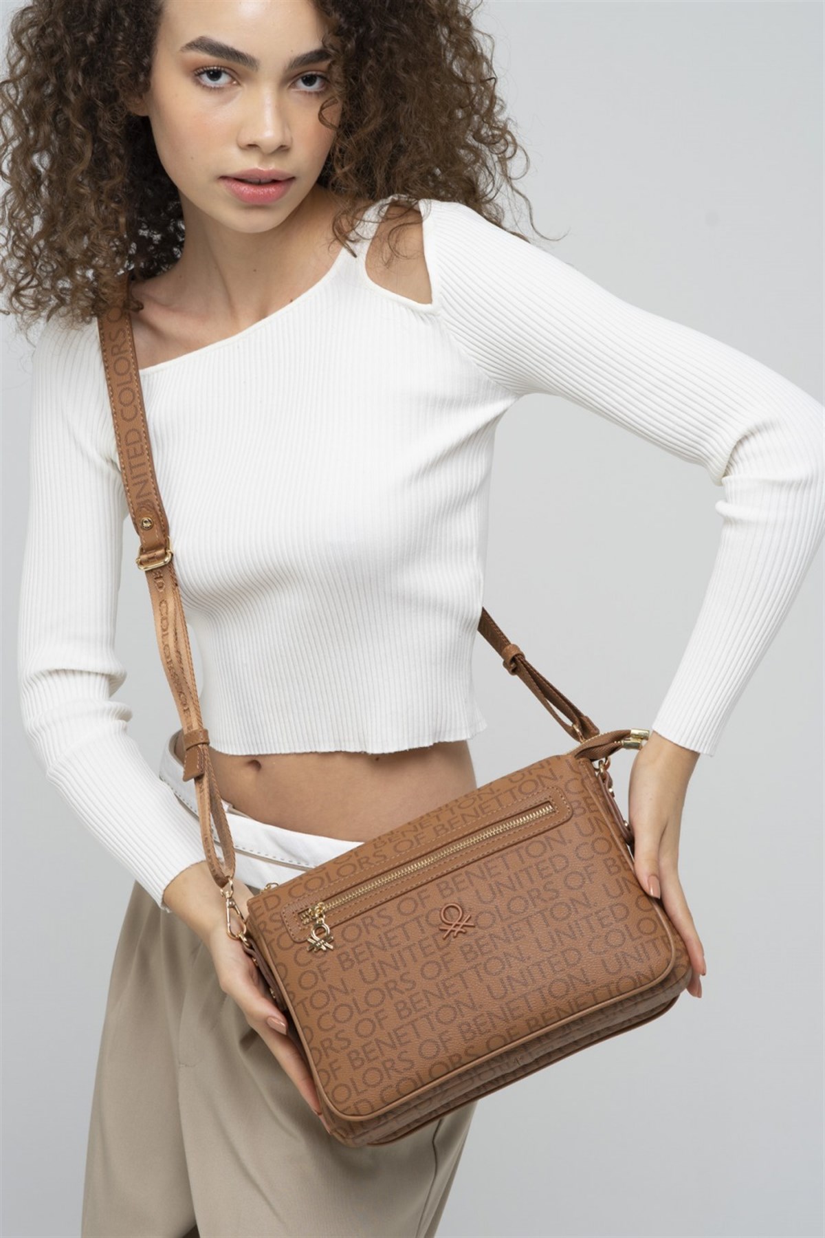 UNITED COLORS OF BENETTON. Camel