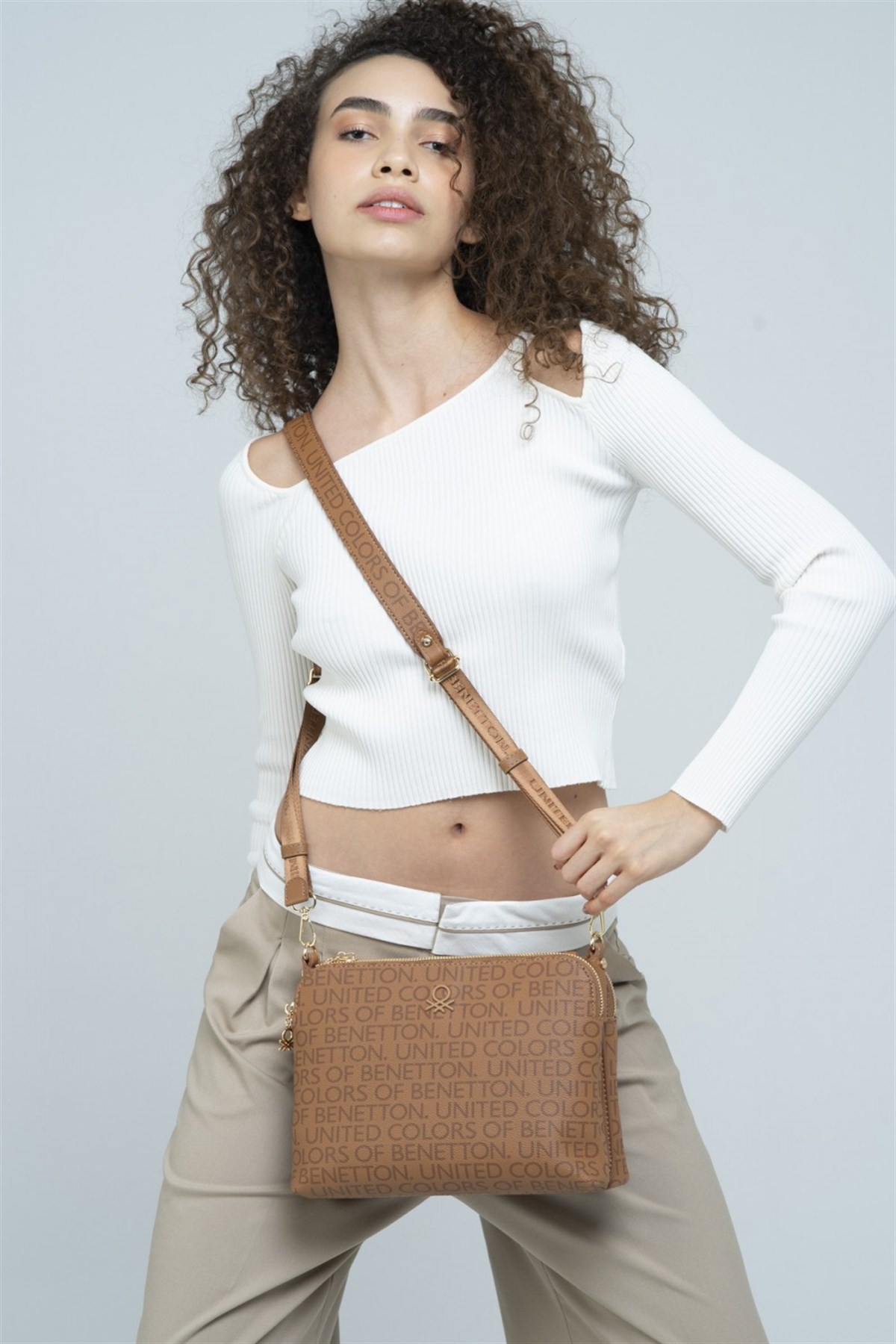 UNITED COLORS OF BENETTON. Camel