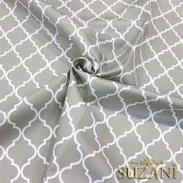 Açık Gri Zemin Üzeri Moroccan Desenli Kumaş