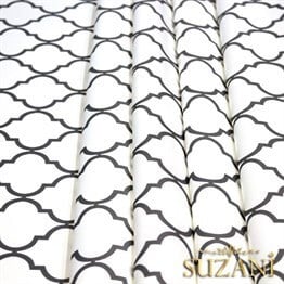 Beyaz Üzeri Gri Moroccan Desenli Kumaş