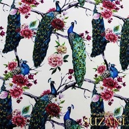 Beyaz Zemin Üzeri Tavuskuşu Desenli Kumaş