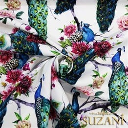 Beyaz Zemin Üzeri Tavuskuşu Desenli Kumaş