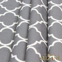 Gri Üzeri Beyaz Moroccan Desenli Kumaş