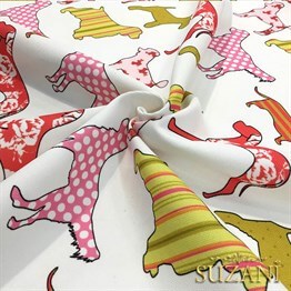 Kırmızı Köpekler Desenli Kumaş