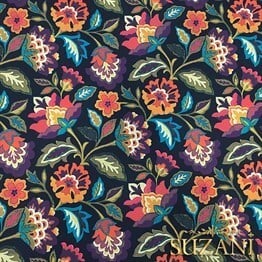 Koyu Zemin Üzeri Goblen Desenli Kumaş