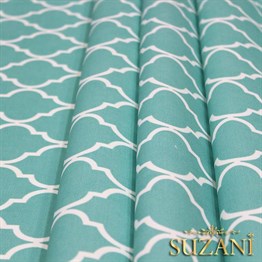 Mint Zemin Üzeri Beyaz Moroccan Desenli Kumaş