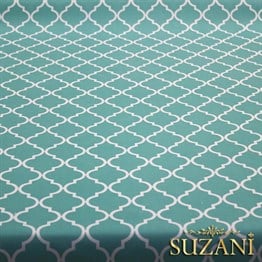Mint Zemin Üzeri Beyaz Moroccan Desenli Kumaş