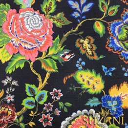 Siyah Zemin Mavi Pembe Çiçekli Kumaş