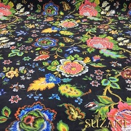 Siyah Zemin Mavi Pembe Çiçekli Kumaş