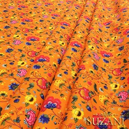 Turuncu Zemin Klasik Çiçekli Kumaş
