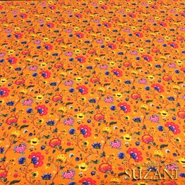 Turuncu Zemin Klasik Çiçekli Kumaş