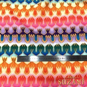 Batik Zemin Etnik Desenli Dijital Baskılı Kumaş