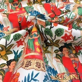 Beyaz Zemin Frida Kahlo Desenli Kumaş