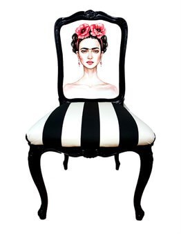 Çiçek Taçlı Frida Özel Koltuk Döşemelik Kumaş