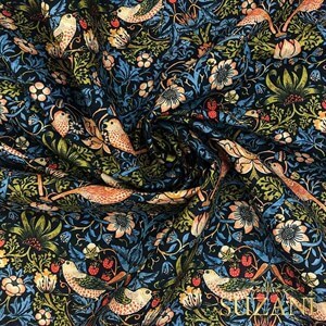 Çilek Hırsızı Desenli Dijital Baskılı Kumaş