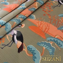 Çizgi Zeminli Turna Desenli Dijital Baskılı Kumaş