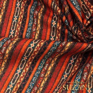 Çizgili Kilim Desenli Dijital Baskılı Kumaş