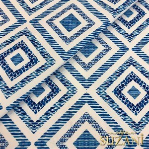 Dokulu Kare Desenli Dijital Baskılı Kumaş