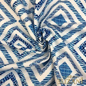 Dokulu Kare Desenli Dijital Baskılı Kumaş