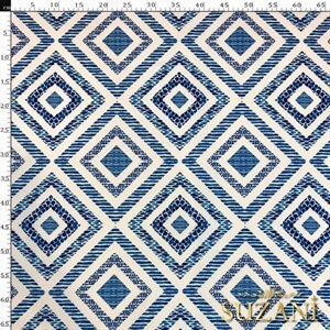 Dokulu Kare Desenli Dijital Baskılı Kumaş