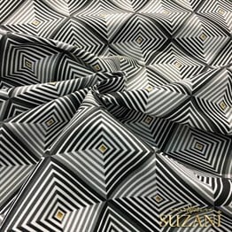 Elegant Karolar Desenli Kumaş