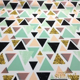 Geometrik Altın Üçgenler Desenli Kumaş