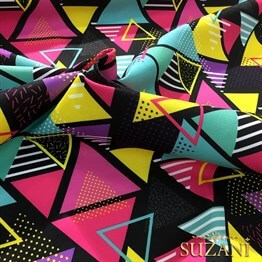 Geometrik Renkli Üçgenler Desenli Kumaş