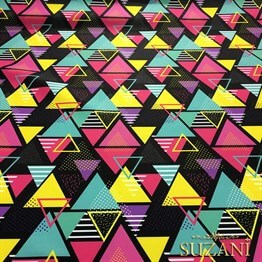 Geometrik Renkli Üçgenler Desenli Kumaş
