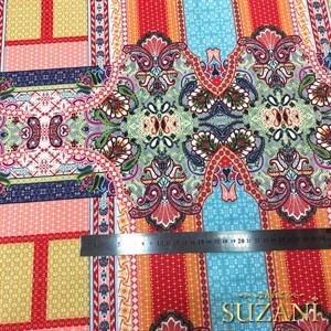 Indian Motif Desenli Dijital Baskılı Kumaş