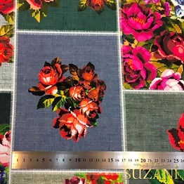 Keten Zemin Kırmızı Çiçek Kanaviçe Desenli Kumaş