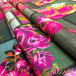 Keten Zemin Mor Çiçek Kanaviçe Desenli Kumaş