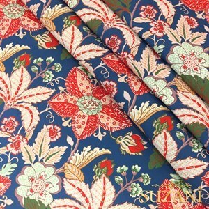 Kırmızı Çiçek Desenli Dijital Baskılı Kumaş