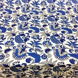 Lacivert Beyaz Çiçekli Batik Desenli Kumaş