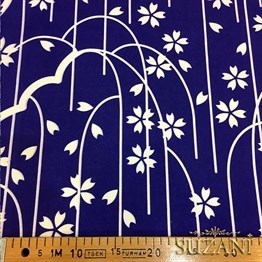 Lacivert Zemin Dallar ve Çiçekler Desenli Kumaş