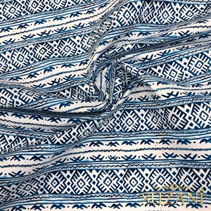 Mavi Süsleme Desenli Dijital Baskılı Kumaş