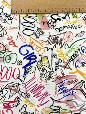 Renkli Yazı Stilleri Desenli Dijital Baskılı Kumaş