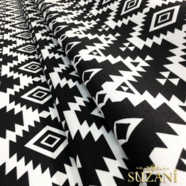 Siyah Beyaz Etnik Kilim Desenli Kumaş