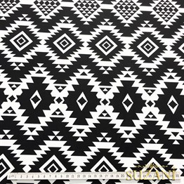 Siyah Beyaz Etnik Kilim Desenli Kumaş