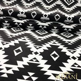Siyah Beyaz Etnik Kilim Desenli Kumaş
