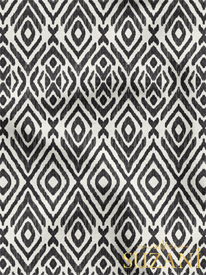 Siyah İkat Desenli Dijital Baskılı Kumaş