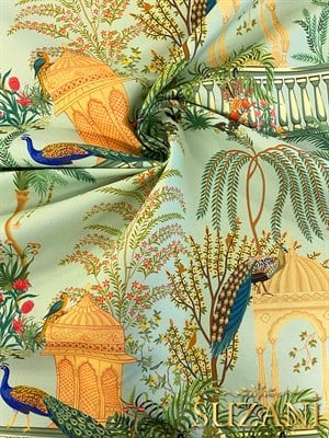 Tavuskuşu Bahçesi Desenli Dijital Baskılı Kumaş