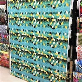 Turkuaz Küpler ve Mermer Desenli Kumaş