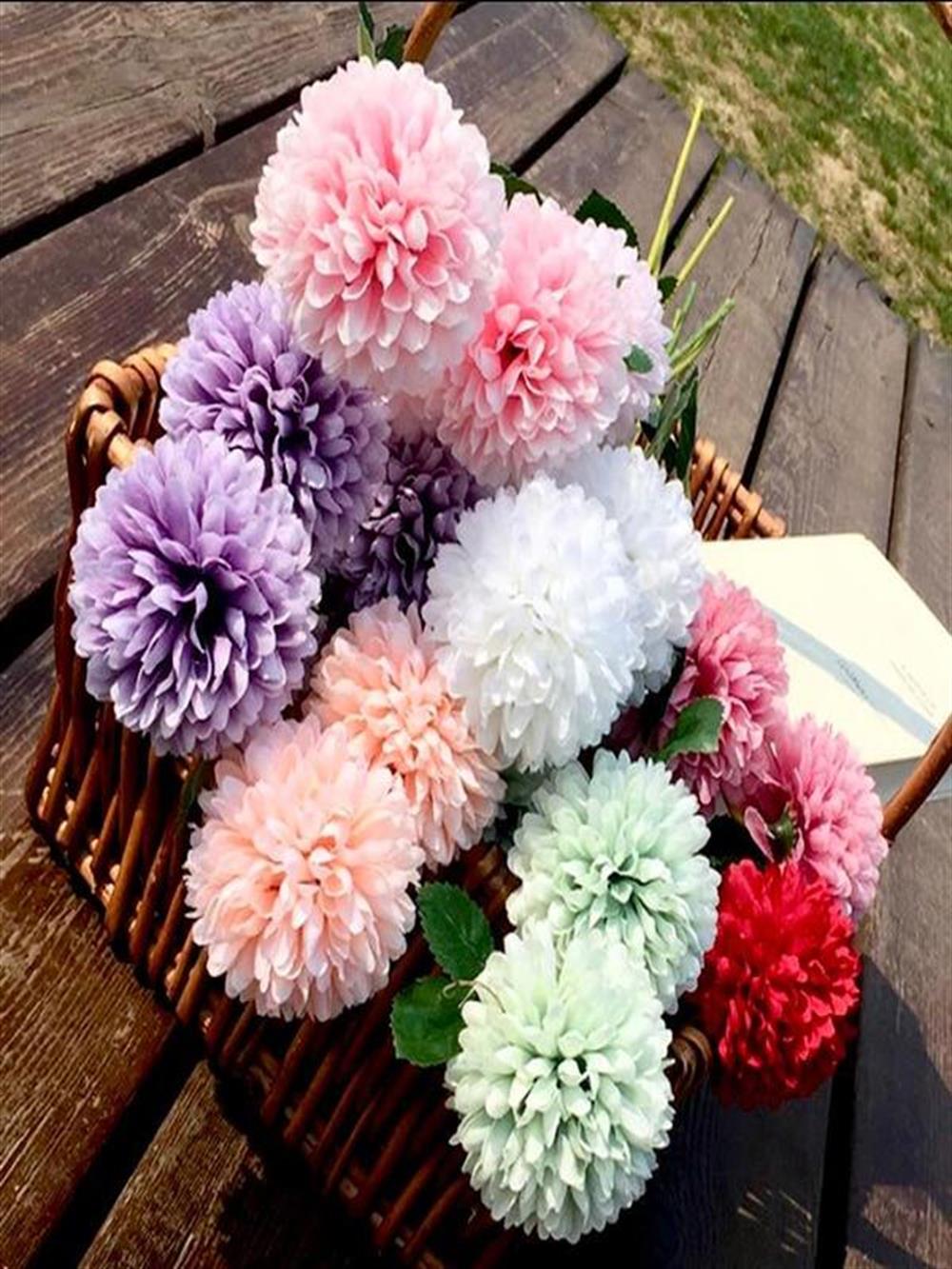 7 Dallı Krizantem Kartopu Yıldız Çiçek beyaz