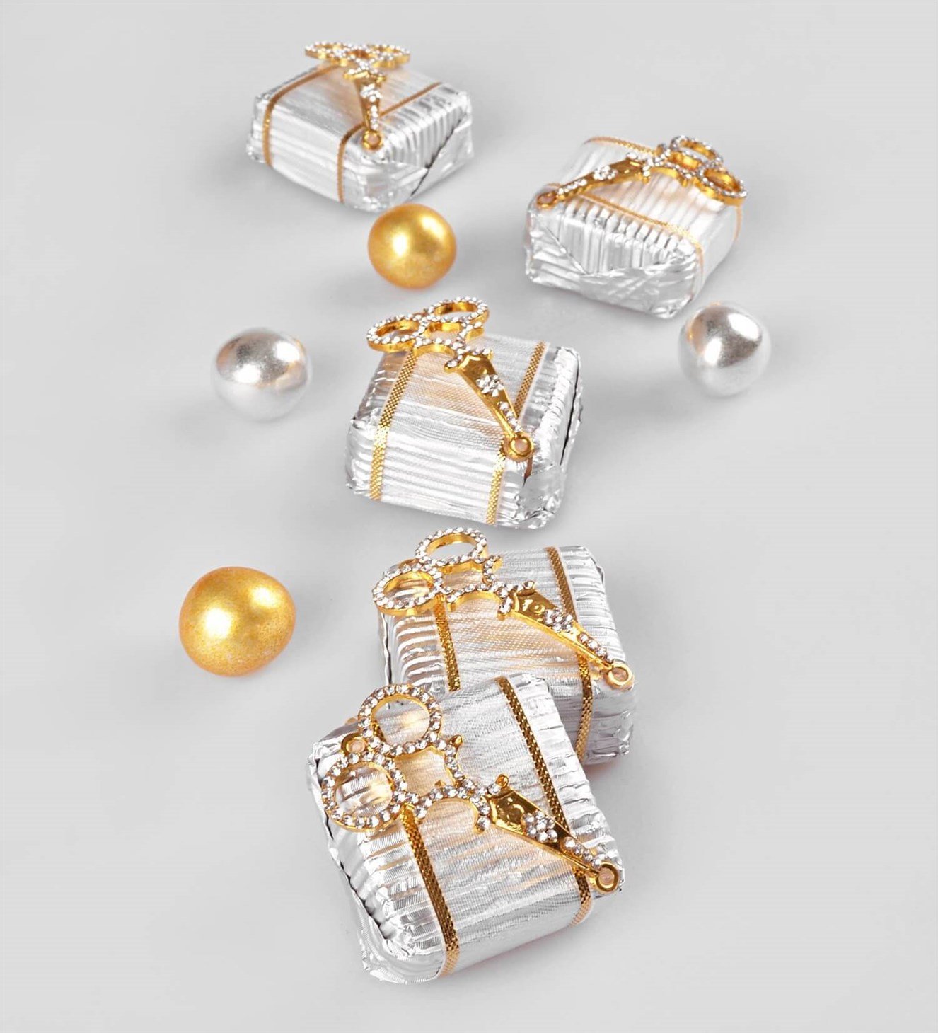 Altın Makaslı Gümüş Söz & Nişan Çikolatası