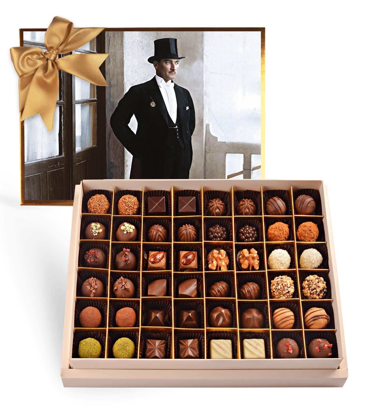 Fötr Şapkalı Atatürk | 24 Çeşitli Artisan & Trüf Çikolata 48'li