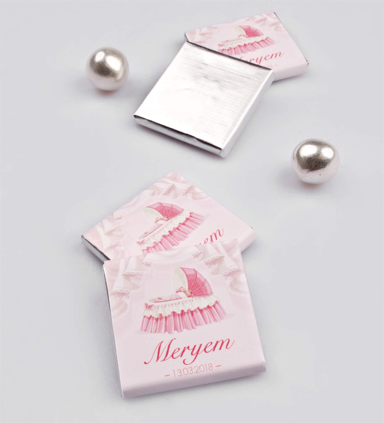 İsimli Kız Bebek Çikolatası