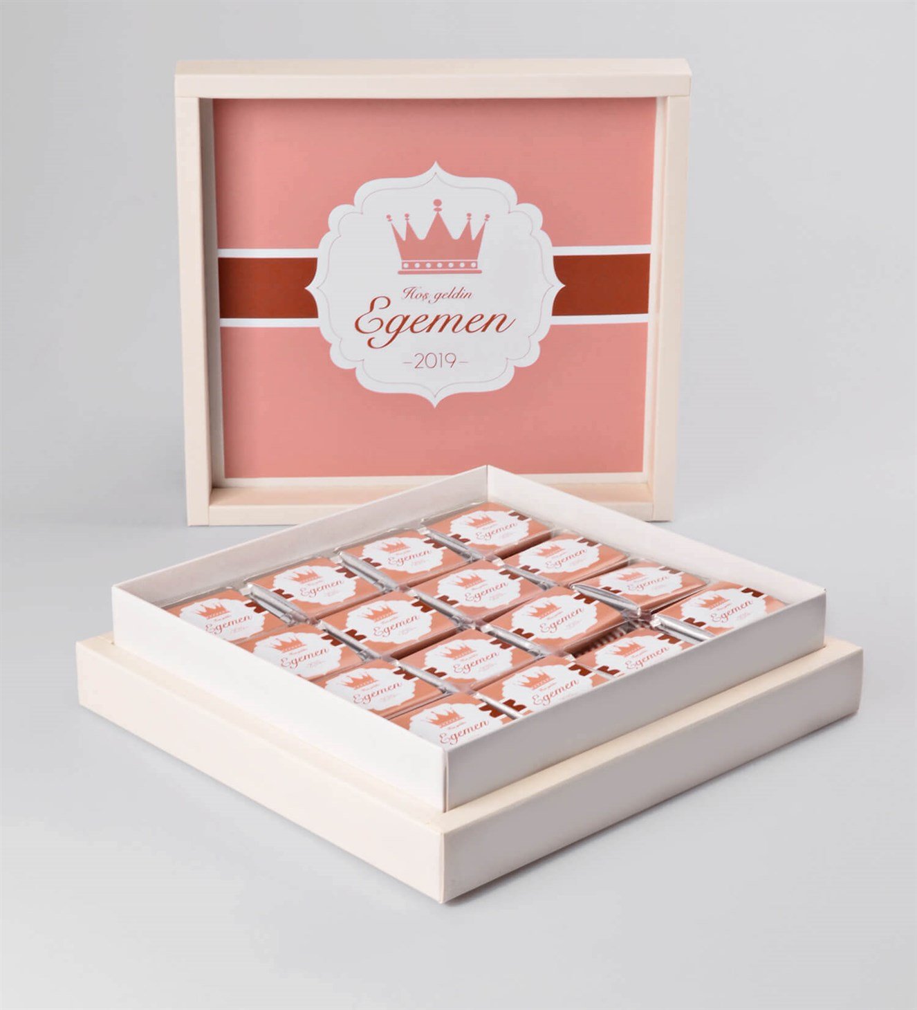 İsimli ve Taçlı Erkek Bebek Çikolatası