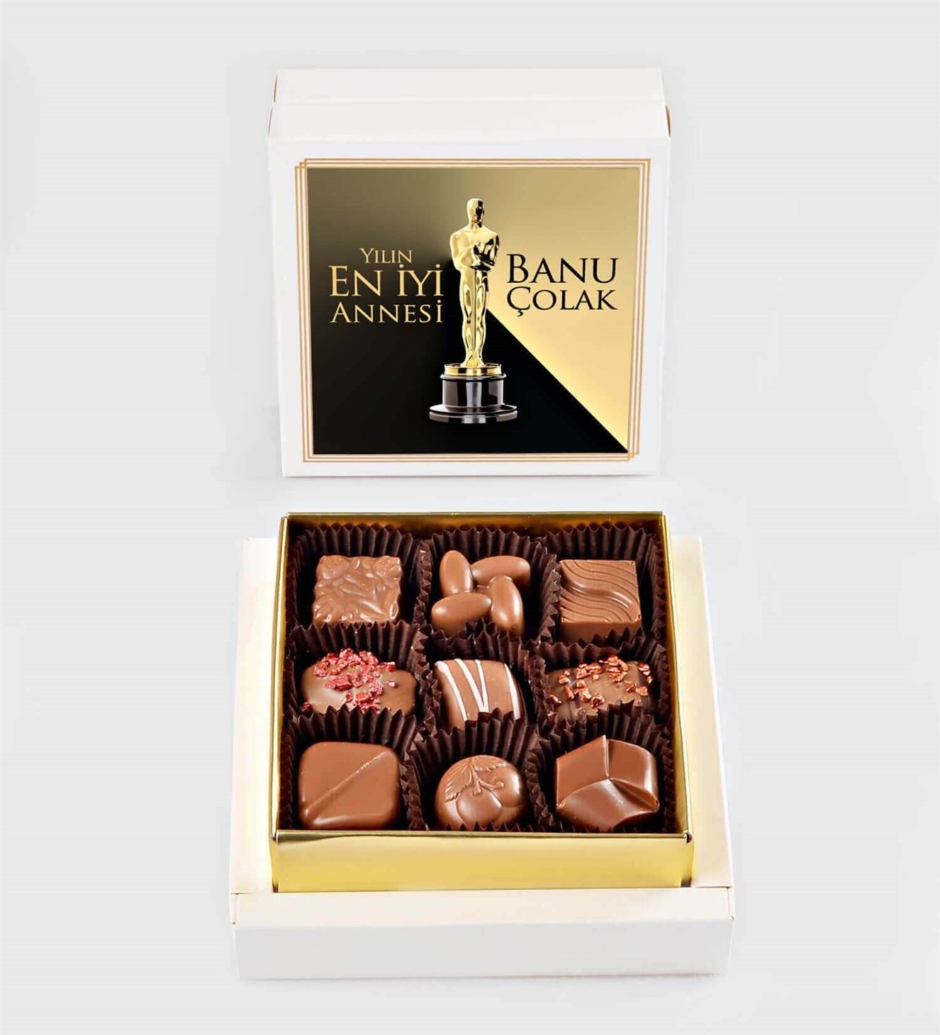 Kişiye Özel Yılın En İyi Annesi Spesiyal Çikolata 9'lu
