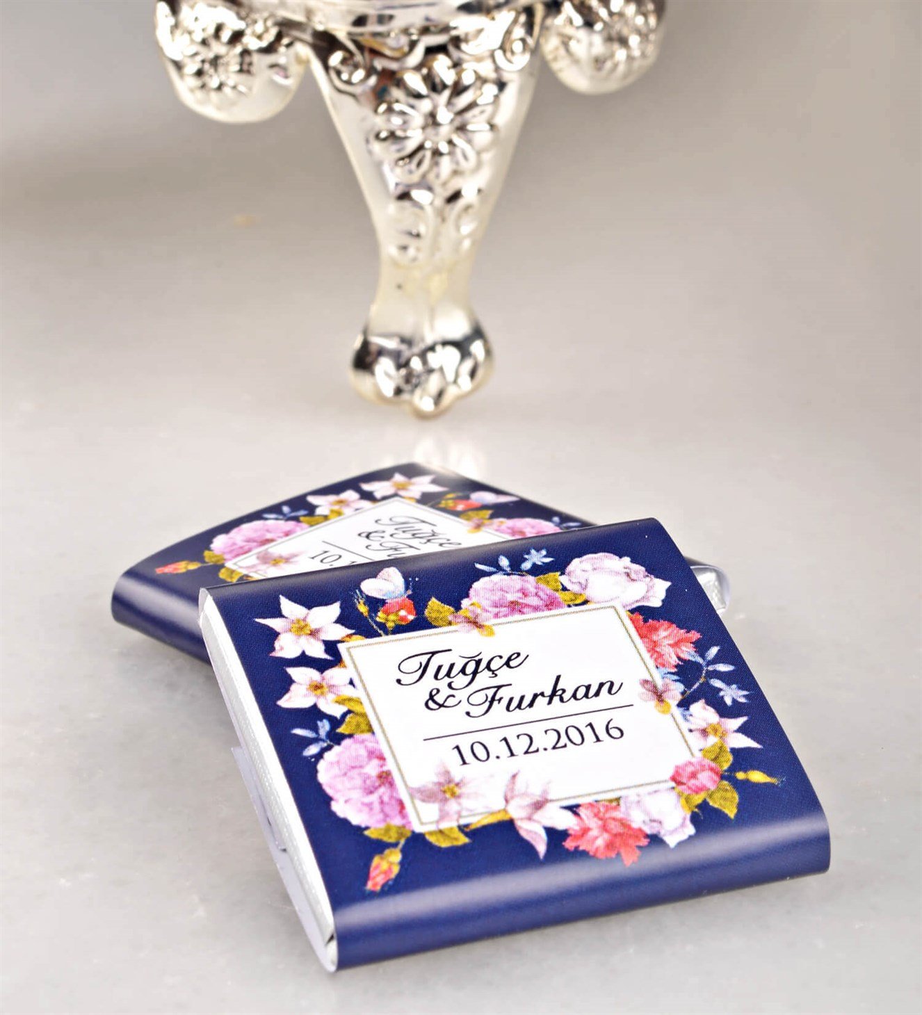 Lacivert Çiçekli İsimli Söz & Nişan Çikolatası