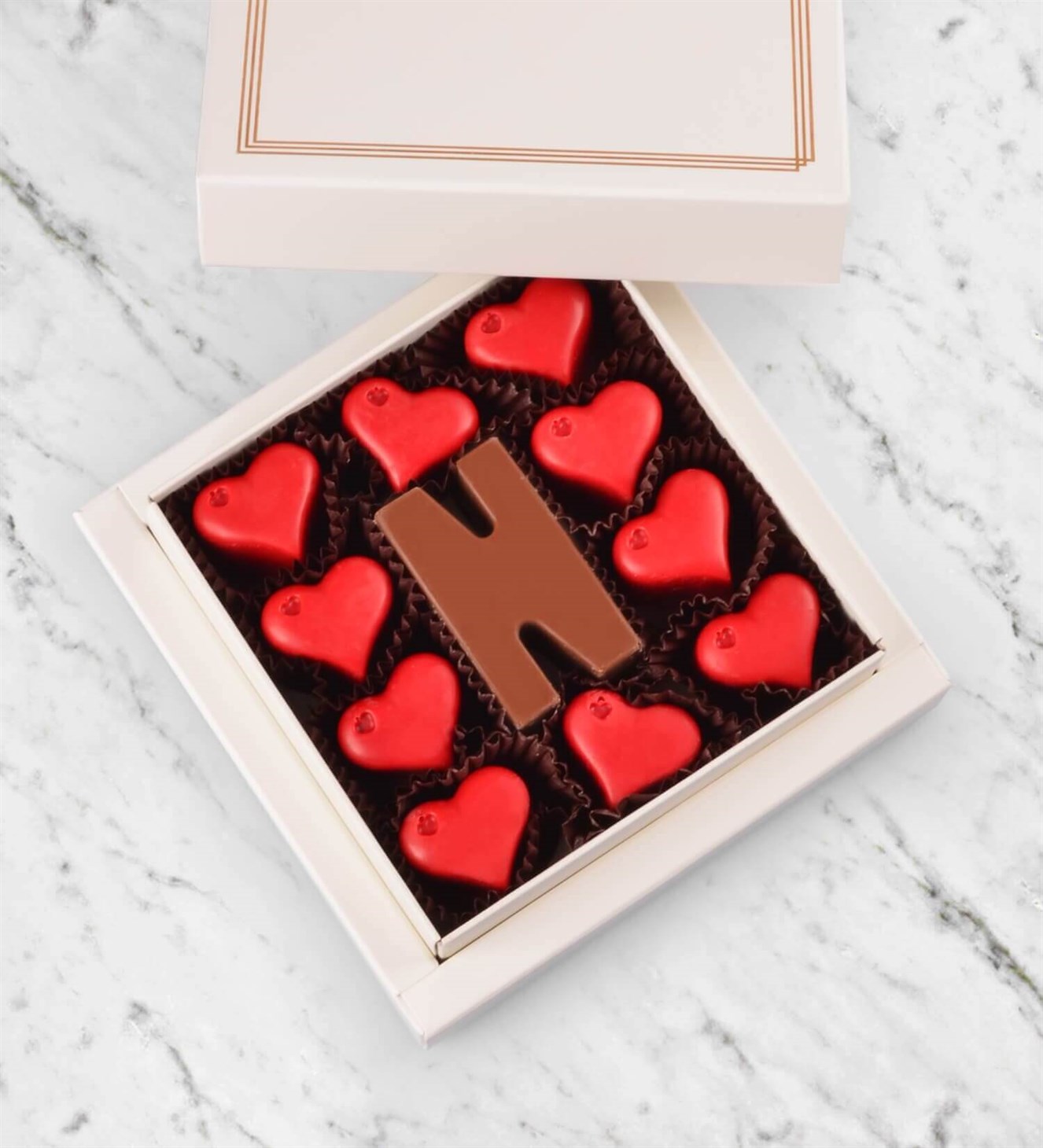 Sevgililer Gününe Özel Baş Harfli ve Kalpli Çikolata